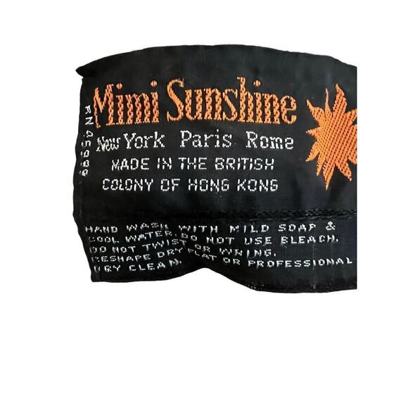 Vintage British Colony of Hong Kong Gold Handmade Wool Blend Sweater  M - Picture 3 of 9